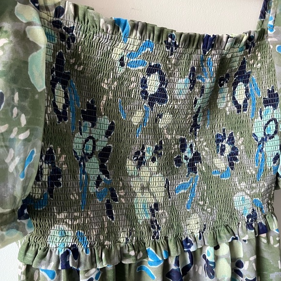 Aritzia Wilfred Tempest Green Floral Smocked Dress - Medium - Picture 3 of 11